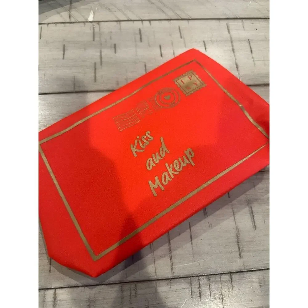 FREE WITH ANY PURCHASE Ipsy Red Lips Cosmetic Case